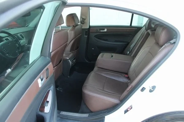 2013 Kia K900 - Image 11 of 18