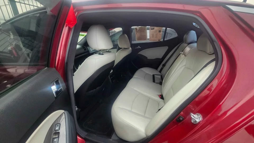 2013 Kia Optima/K5 - Image 10 of 12