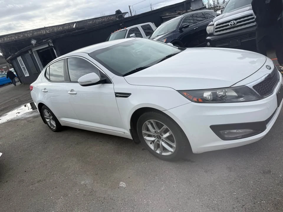 2013 Kia Optima/K5 - Image 2 of 3