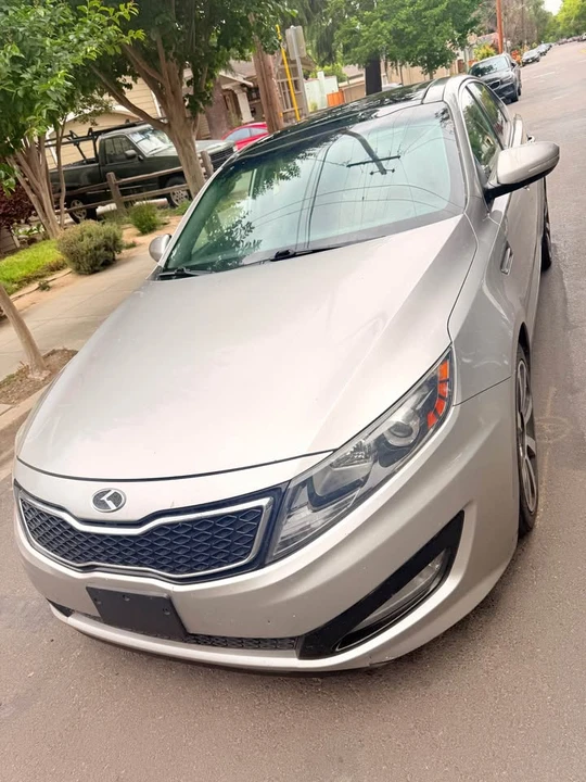 2013 Kia Optima/K5 - Image 2 of 17