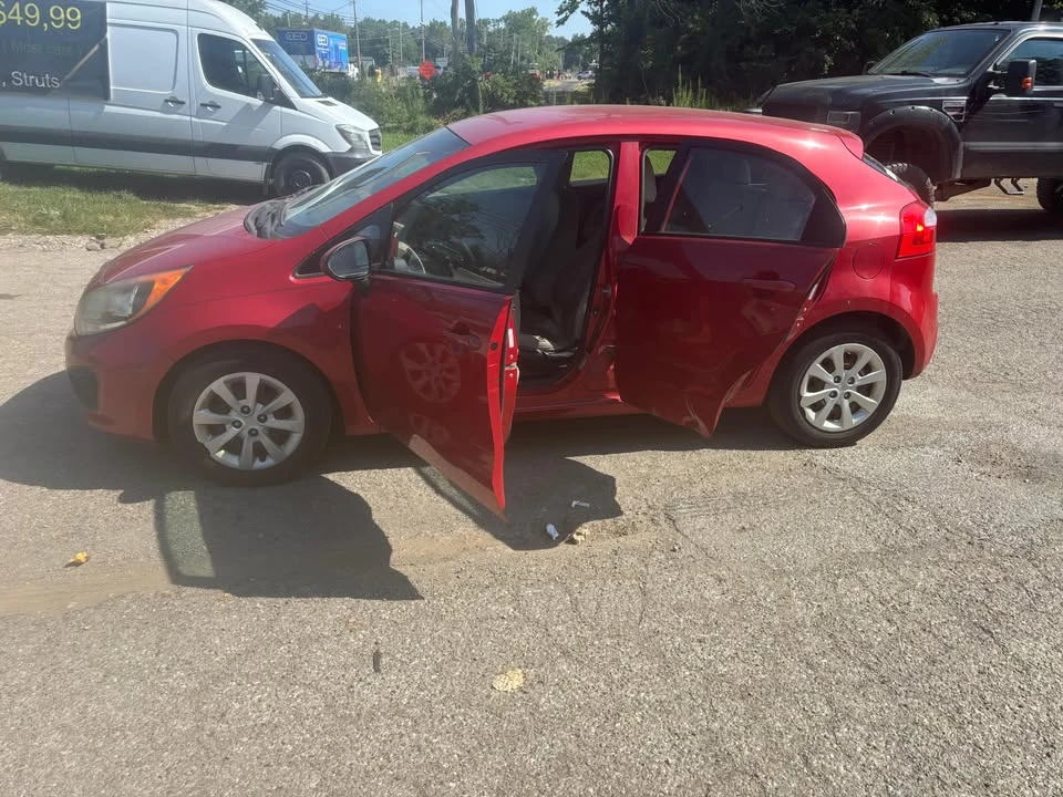 2013 Kia Rio - Image 6 of 13