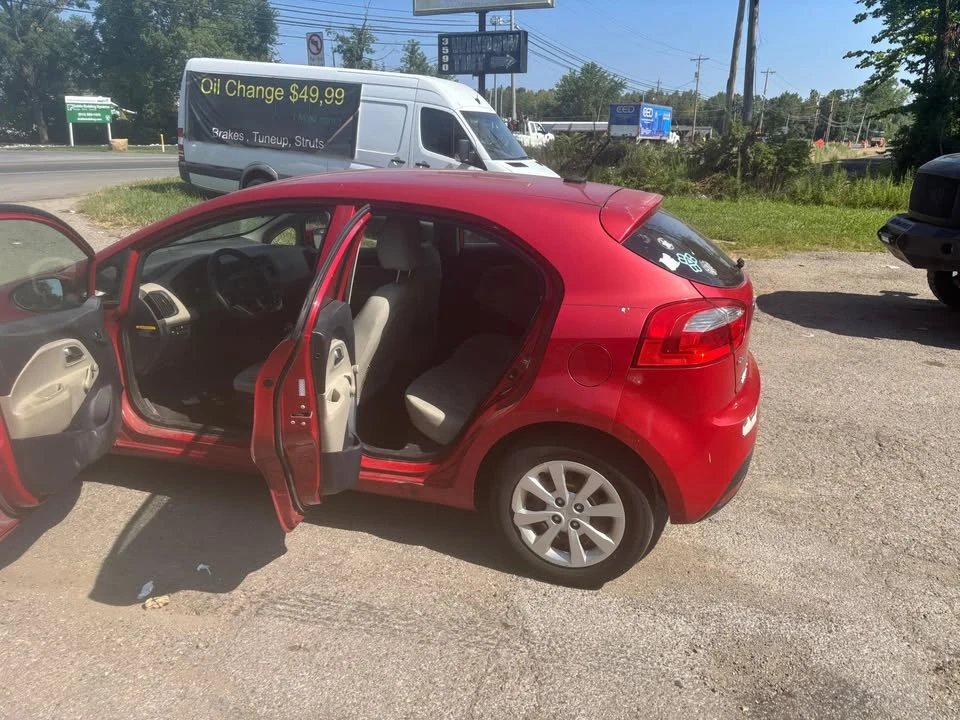 2013 Kia Rio - Image 9 of 13