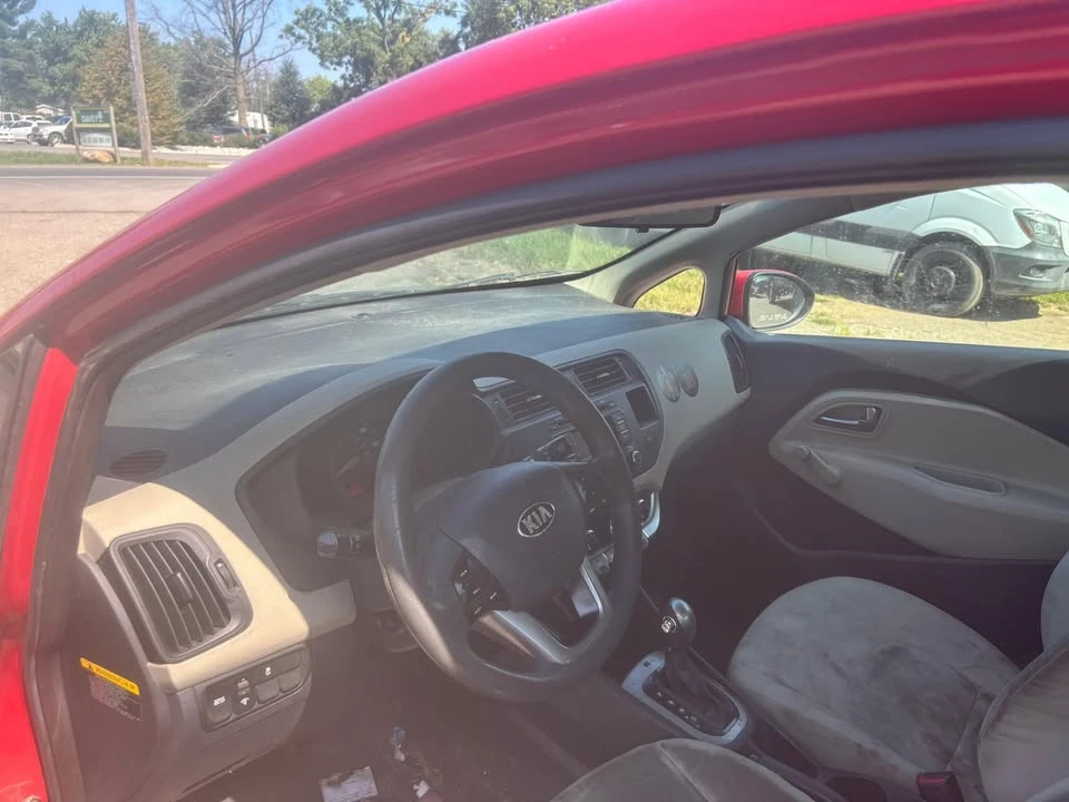 2013 Kia Rio - Image 8 of 13