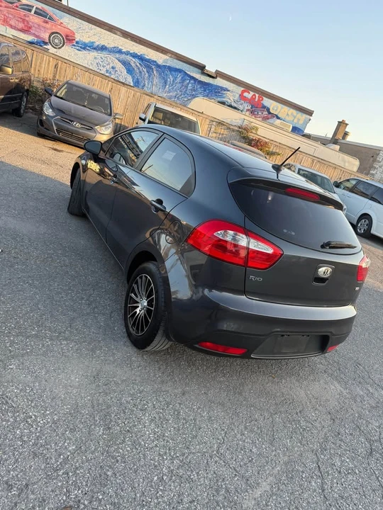 2013 Kia Rio - Image 4 of 5