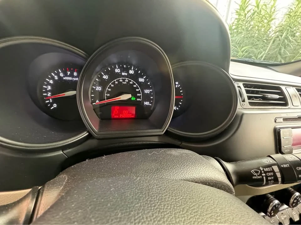 2013 Kia Rio - Image 6 of 10