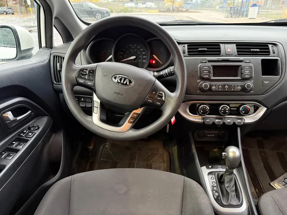 2013 Kia Rio - Image 6 of 12