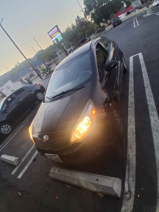 2013 Kia Rio - Image 2 of 2