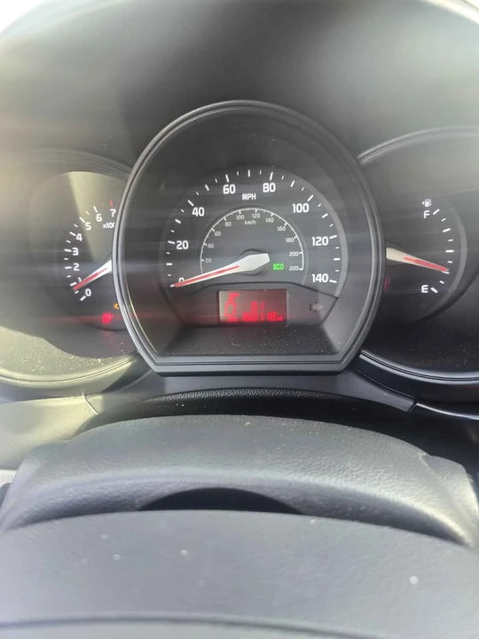 2013 Kia Rio - Image 6 of 10