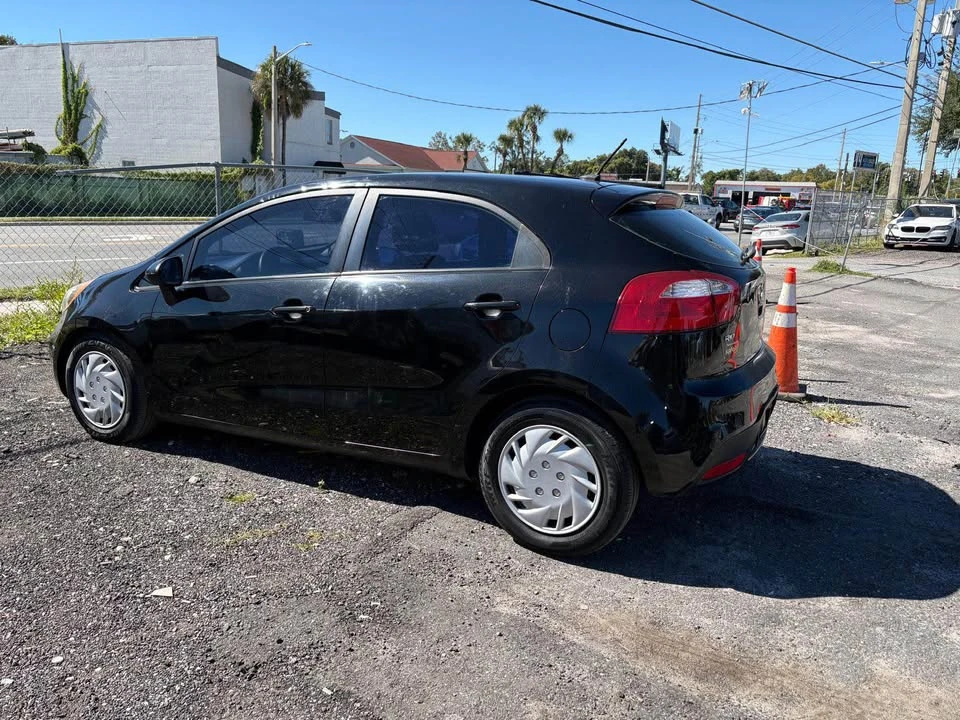2013 Kia Rio - Image 2 of 9