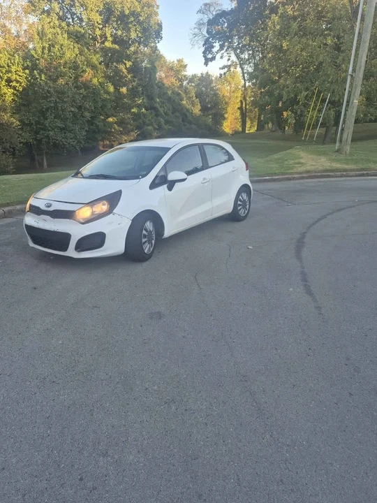 2013 Kia Rio - Image 2 of 9