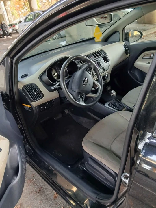 2013 Kia Rio - Image 2 of 7