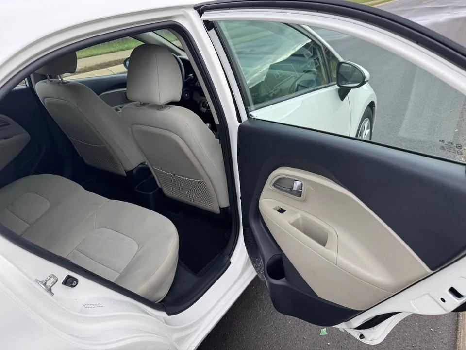 2013 Kia Rio - Image 11 of 16