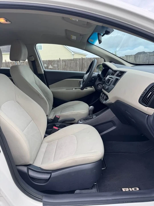 2013 Kia Rio - Image 10 of 16