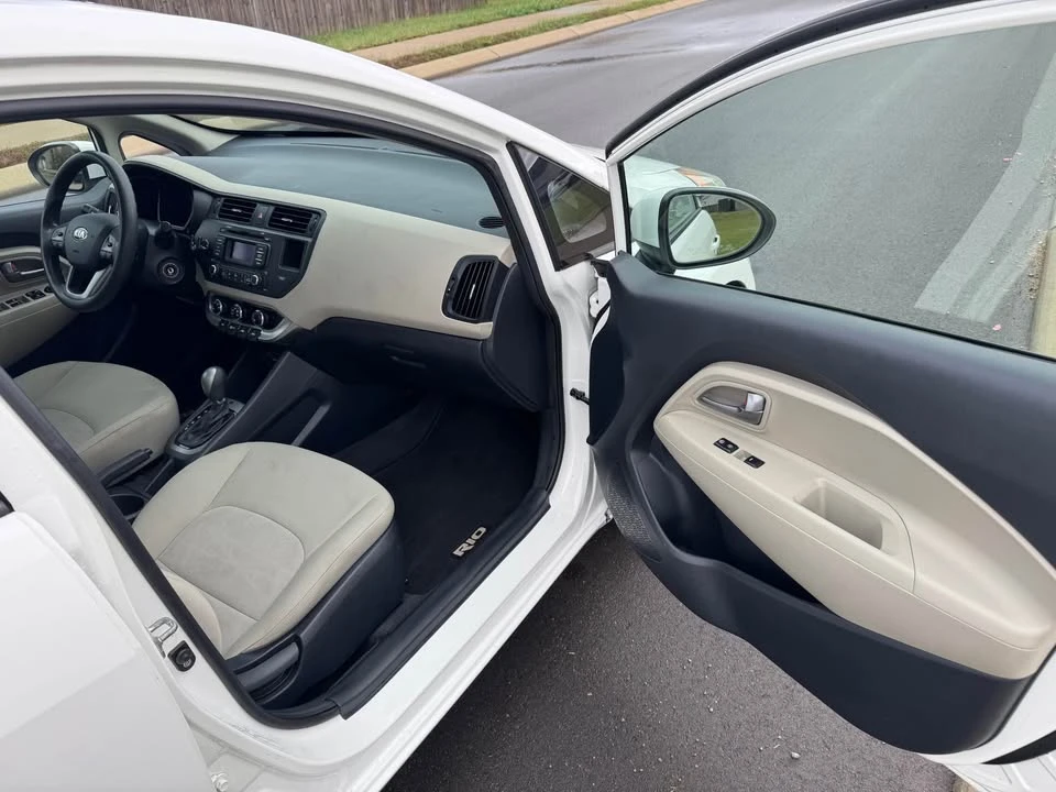 2013 Kia Rio - Image 9 of 16