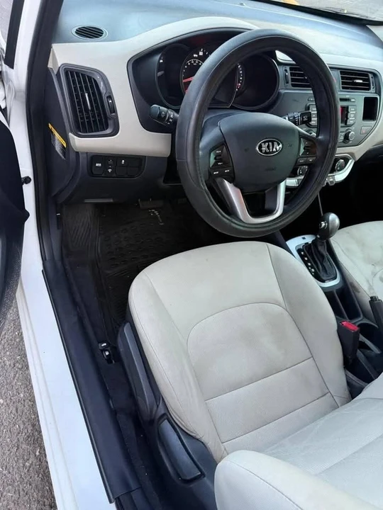 2013 Kia Rio - Image 6 of 7