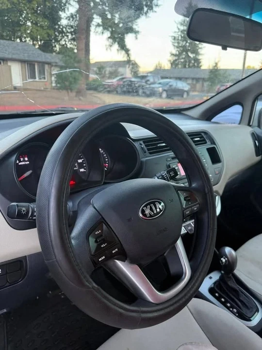 2013 Kia Rio - Image 7 of 7