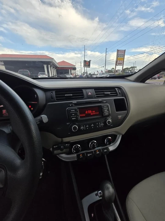 2013 Kia Rio - Image 5 of 9