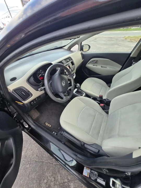 2013 Kia Rio - Image 8 of 9