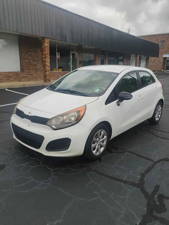 2013 Kia Rio - Image 4 of 9