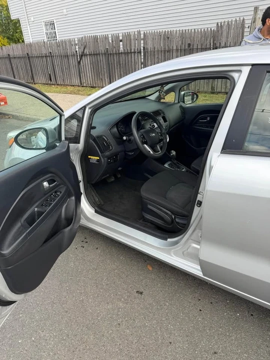 2013 Kia Rio - Image 11 of 12