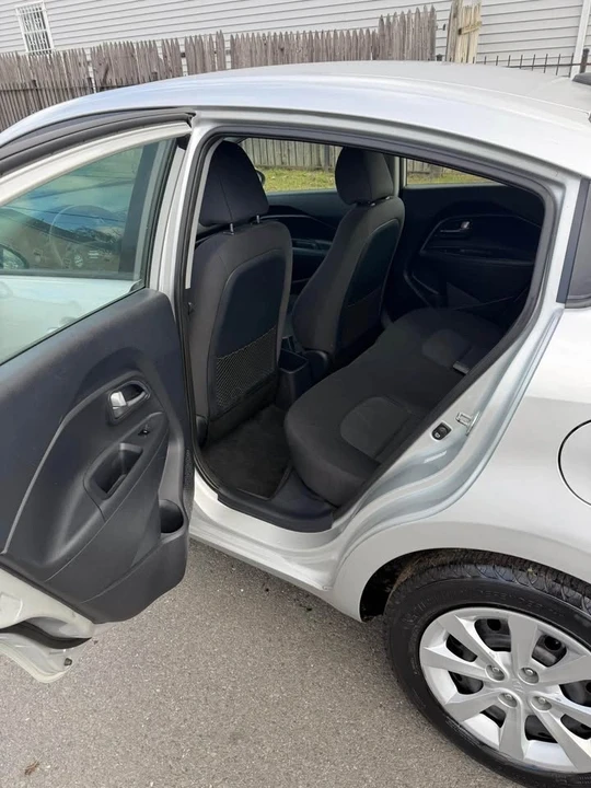 2013 Kia Rio - Image 9 of 12