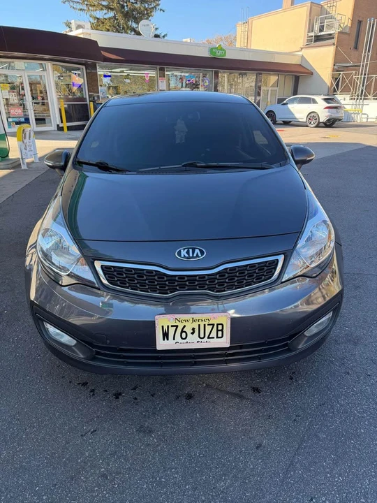 2013 Kia Rio - Image 3 of 6