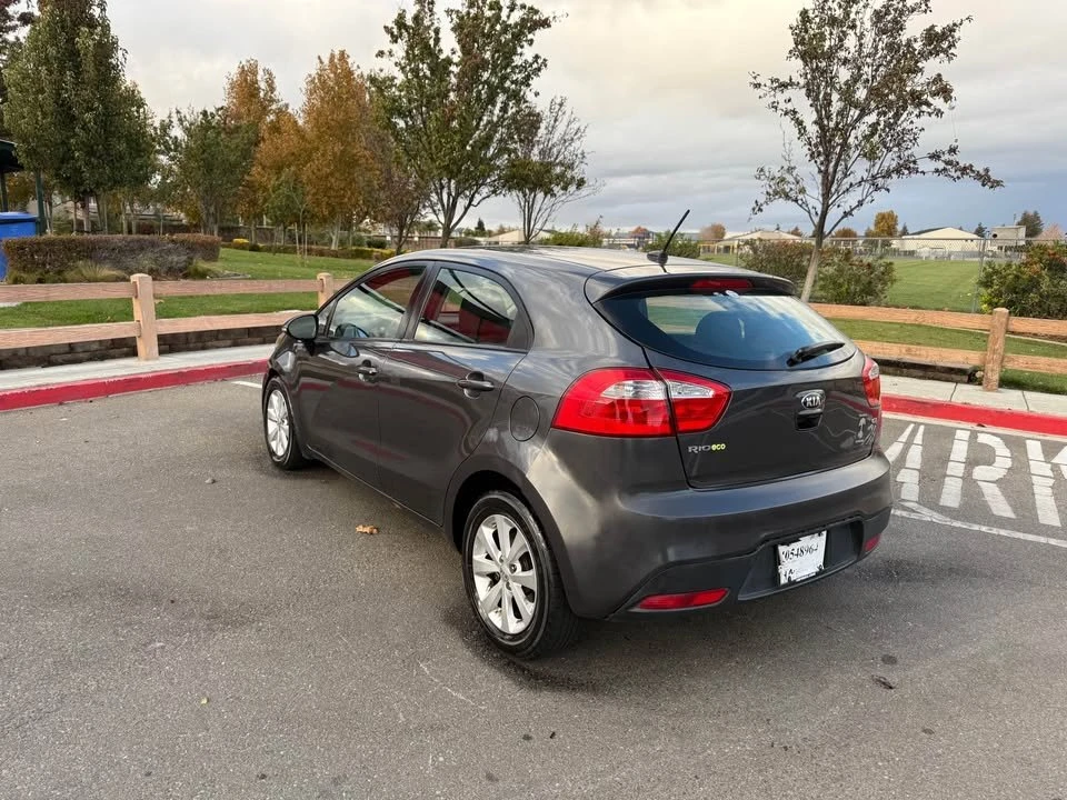 2013 Kia Rio - Image 5 of 9