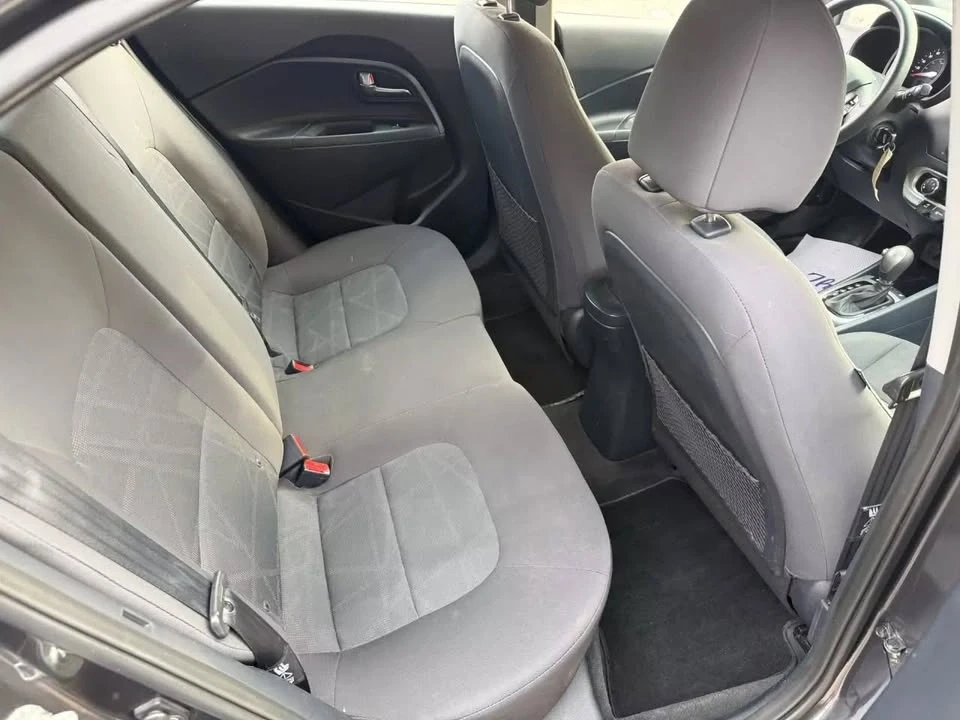 2013 Kia Rio - Image 11 of 14