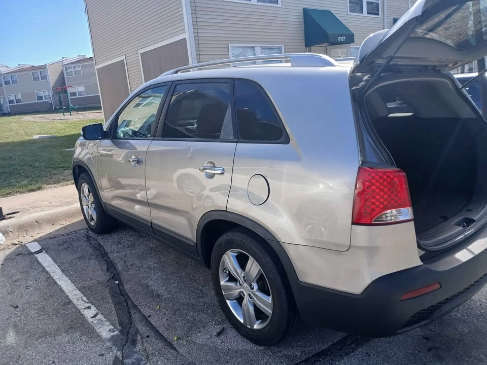 2013 Kia Sorento - Image 2 of 10