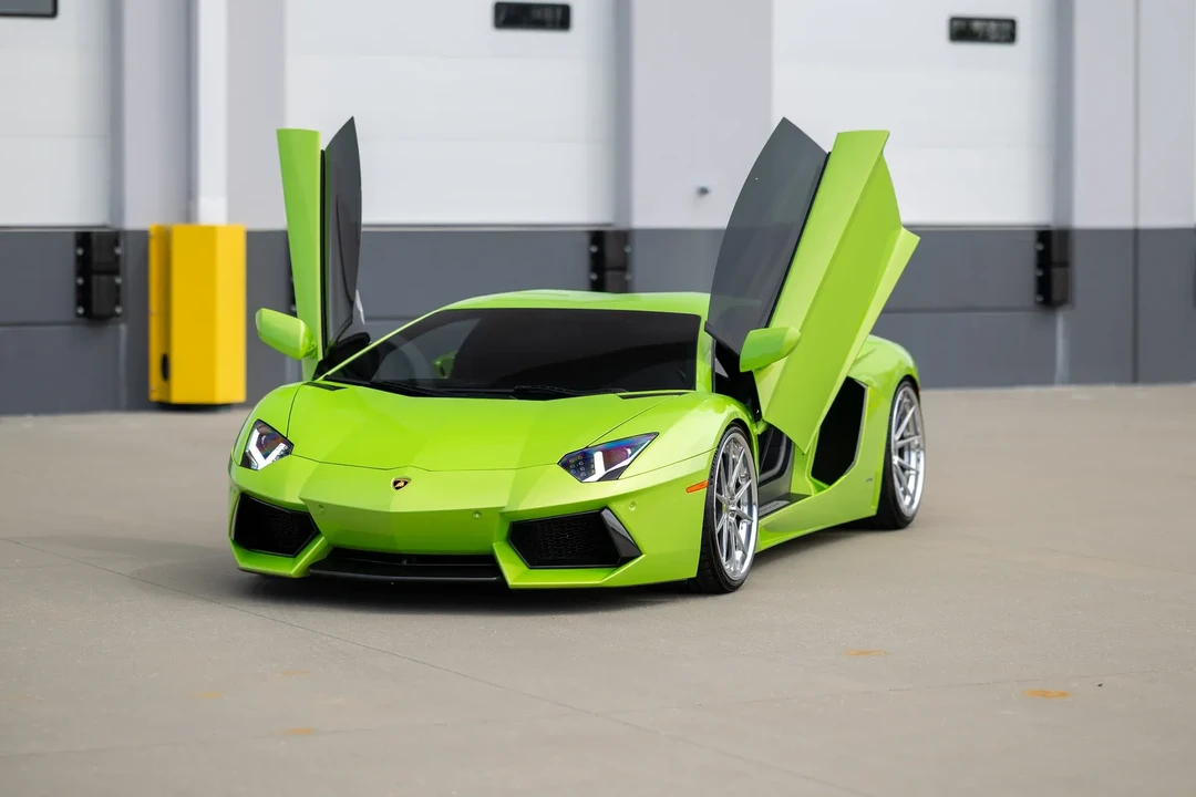 2013 Lamborghini Aventador LP700-4 - Image 2 of 31