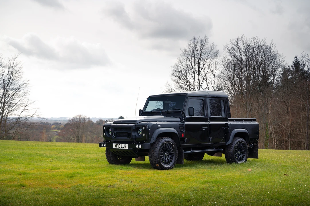 2013 Land Rover Defender 110 - Image 5 of 31