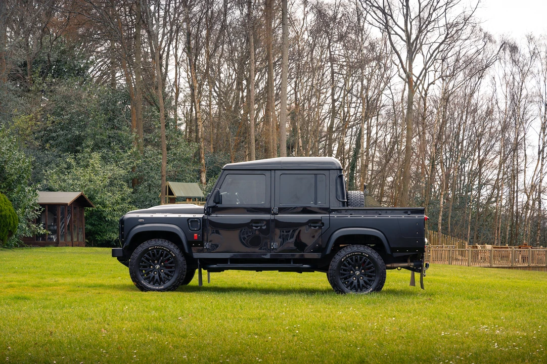 2013 Land Rover Defender 110 - Image 18 of 31