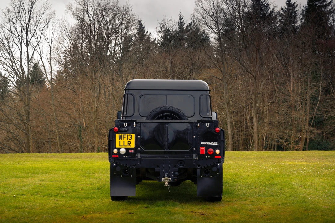 2013 Land Rover Defender 110 - Image 7 of 31