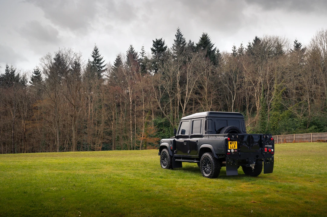 2013 Land Rover Defender 110 - Image 14 of 31