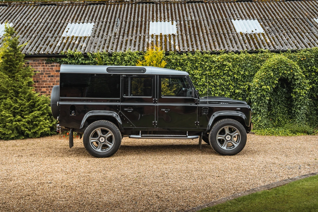 2013 Land Rover Defender 110 - Image 9 of 31