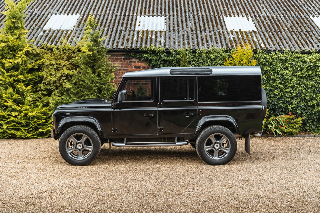 2013 Land Rover Defender 110 - Image 5 of 31