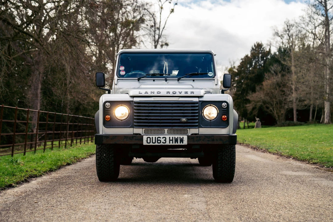 2013 Land Rover Defender 110 - Image 11 of 31