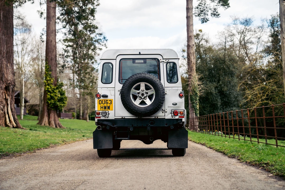 2013 Land Rover Defender 110 - Image 7 of 31