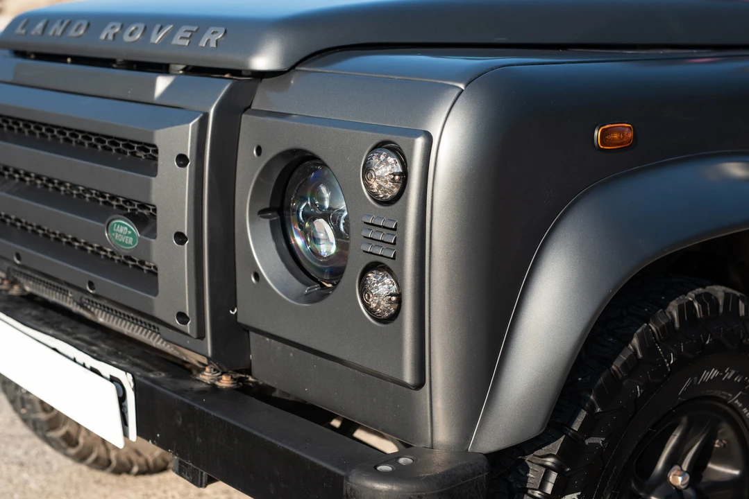 2013 Land Rover Defender 110 - Image 18 of 31