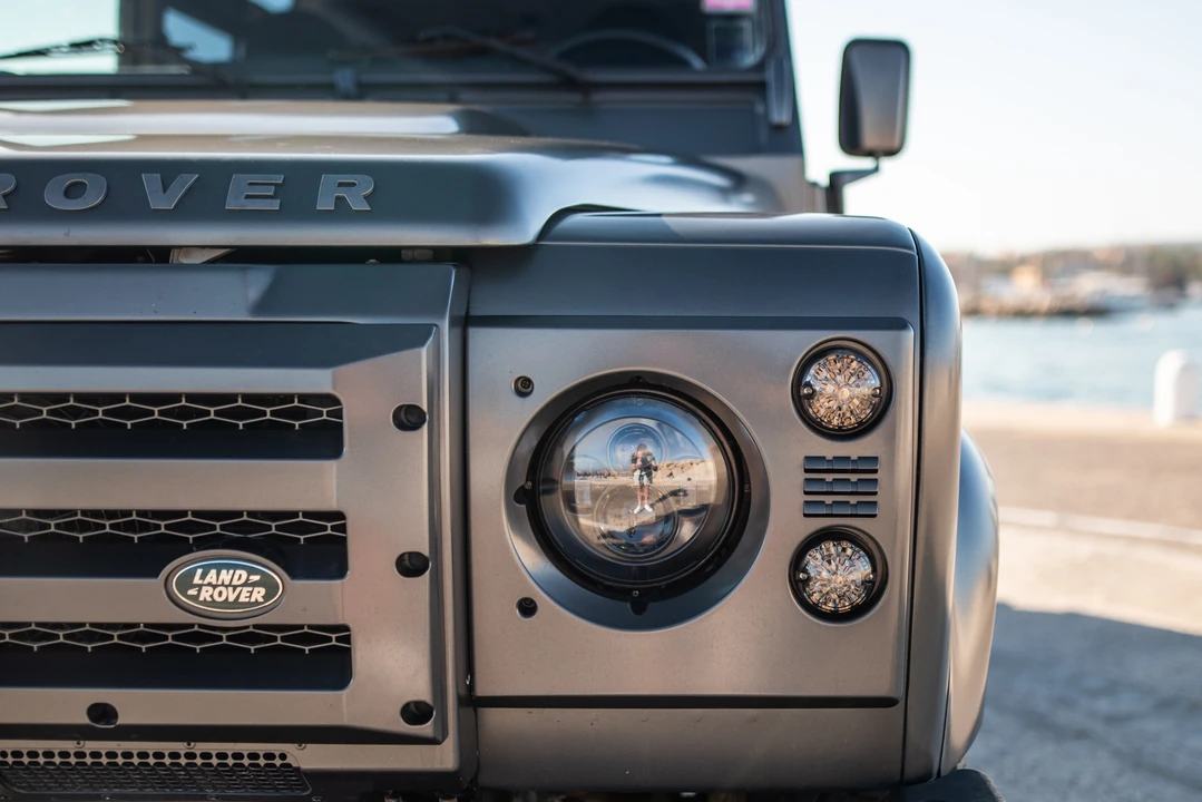 2013 Land Rover Defender 110 - Image 19 of 31