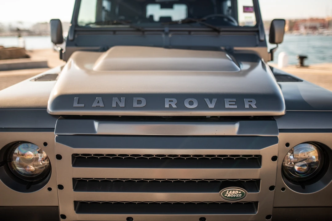 2013 Land Rover Defender 110 - Image 21 of 31