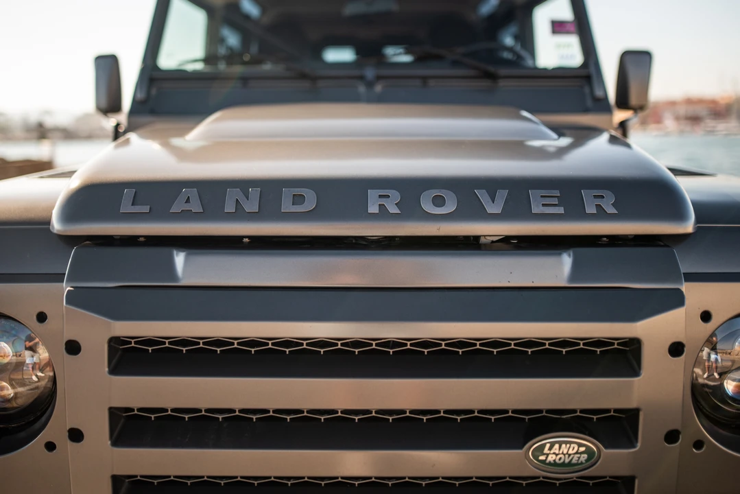 2013 Land Rover Defender 110 - Image 22 of 31