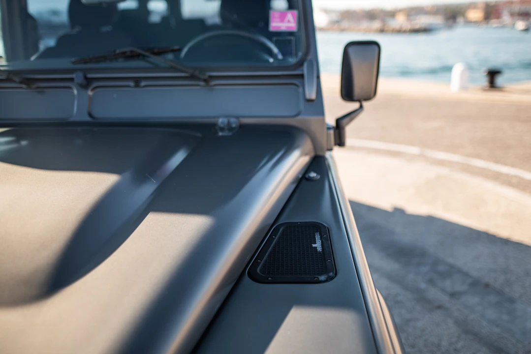 2013 Land Rover Defender 110 - Image 25 of 31