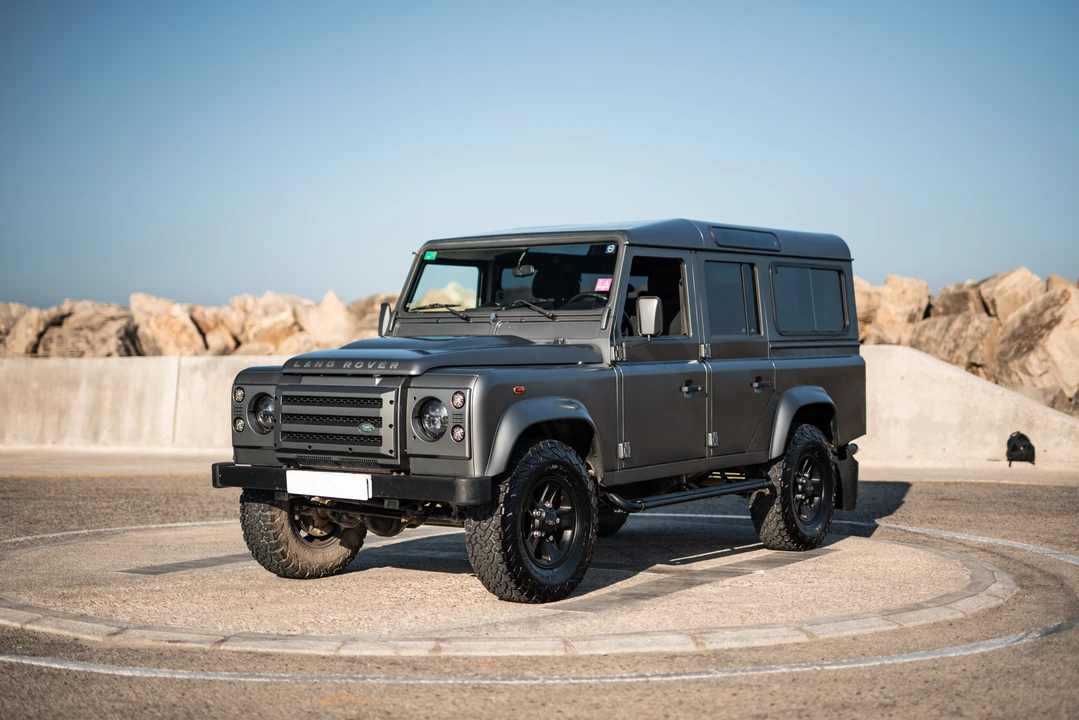 2013 Land Rover Defender 110 - Image 17 of 31