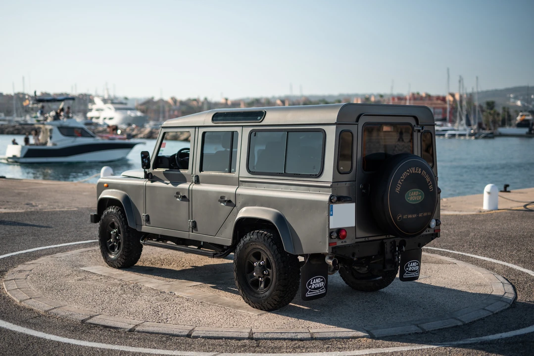 2013 Land Rover Defender 110 - Image 8 of 31