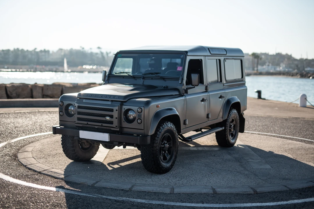 2013 Land Rover Defender 110 - Image 10 of 31