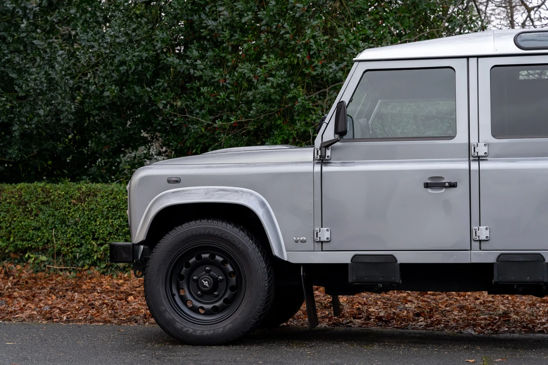 2013 Land Rover Defender 110 - Image 21 of 29