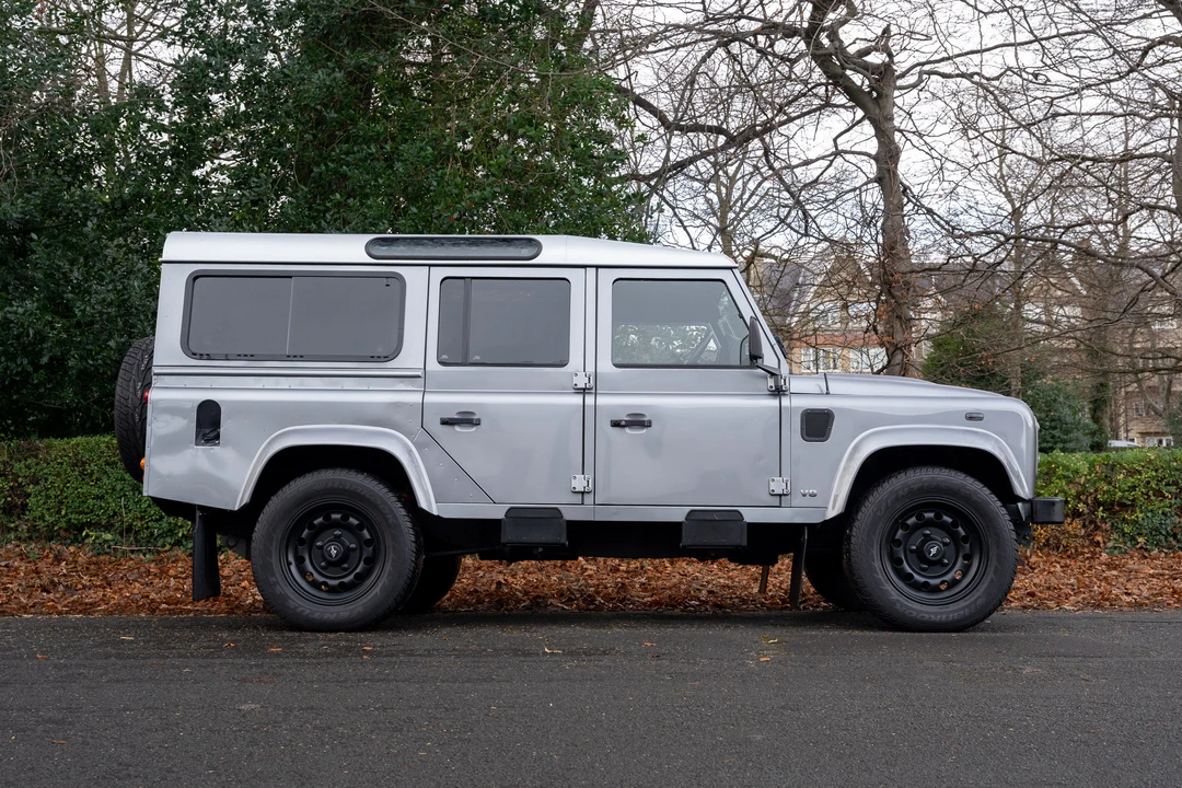 2013 Land Rover Defender 110 - Image 4 of 29