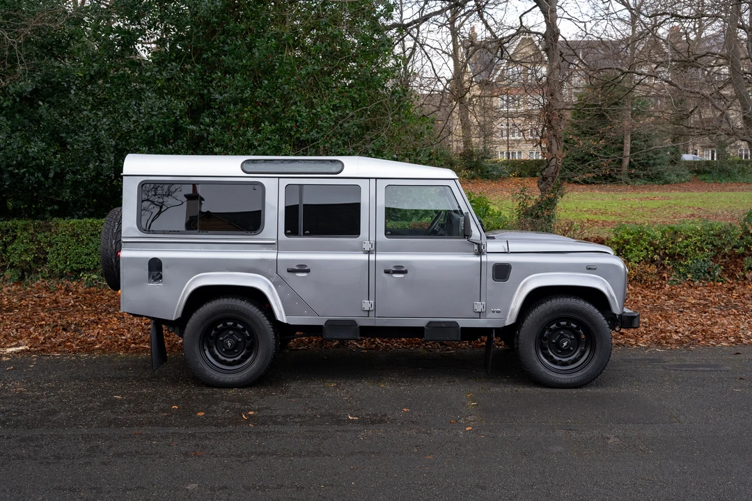 2013 Land Rover Defender 110 - Image 16 of 29