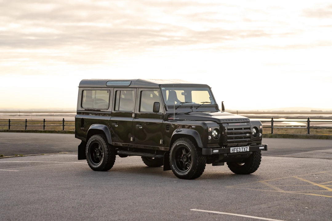 2013 Land Rover Defender 110 - Image 13 of 31
